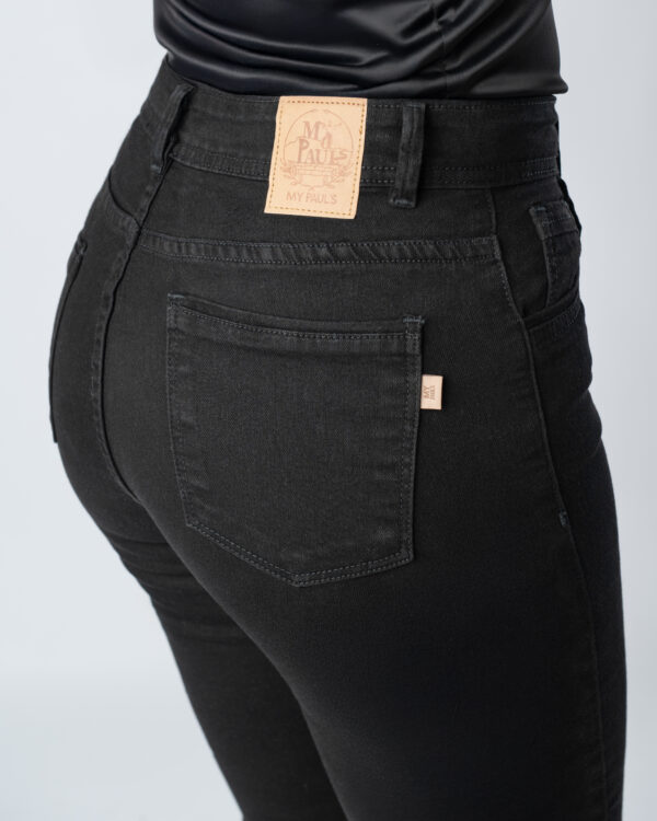 Skinny Fiona - Image 4